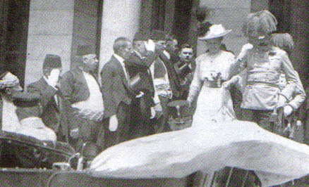 En Sarajevo es asesinado a tiros el archiduque Francisco Fernando de Austria, sobrino del emperador de Austria Francisco José y heredero al trono, por el nacionalista serbio Gavrilo Princip de la organización Mano Negra