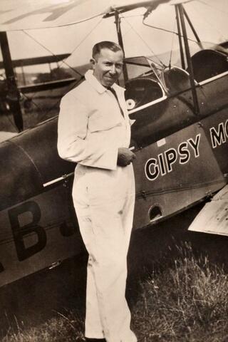 Franco sale de Canarias a Tetuán en el Dragón Rapide