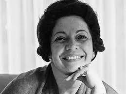 Primera mujer Senadora de la República