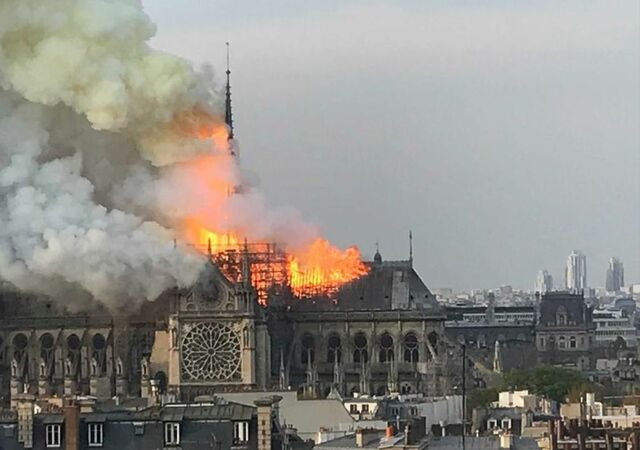 Se incendia la catedral de Notre-Dame de París