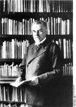 A. Grotjahn estudio la patología social y reconoció principios fundamentales de detectar a la hora de estudiar y ubicar estas afecciones