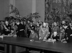 Hitler signs alliance with Mussolini