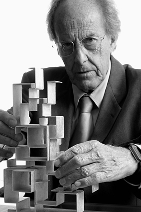 Teodoro González de León