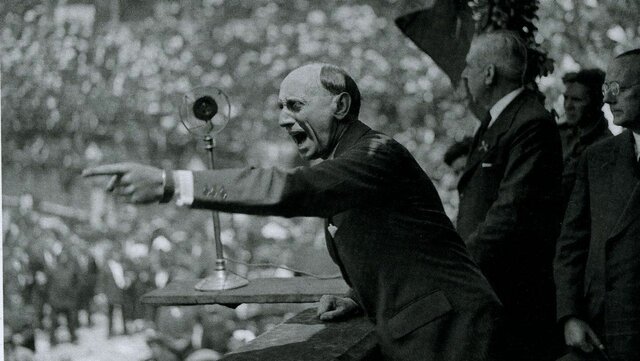 Dimisión de Casares Quiroga