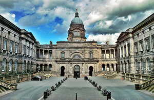 Ingresa en la Universidad de Edimburgo