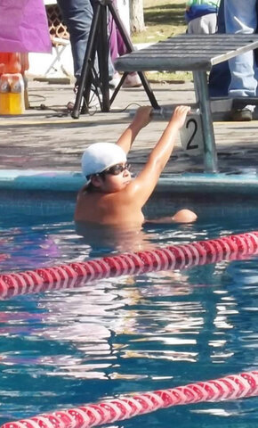 Gano medallas por competencia de natación