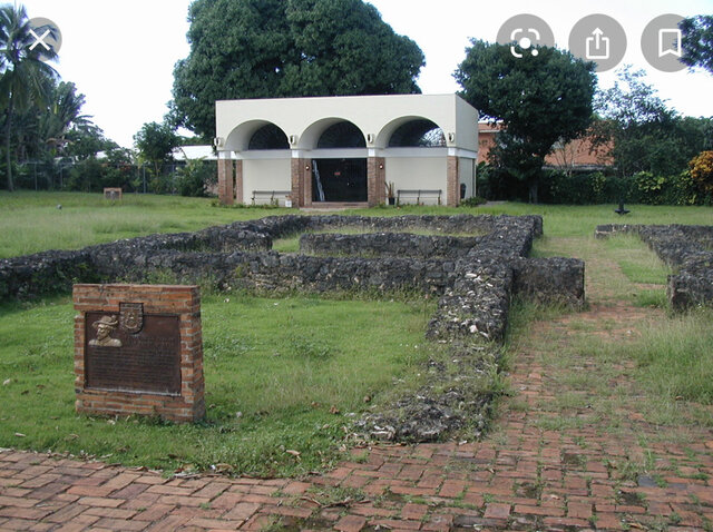 La Villa de Caparra se muda para la isleta de San Juan.
