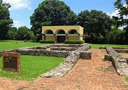 La villa de Caparra  se   muda   para  la isleta de  San  Juan.