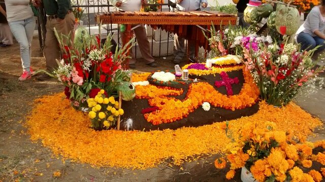 Adornos en las tumbas