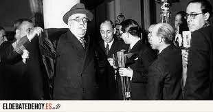 Destitución de Alcalá Zamora sustituido por Azaña