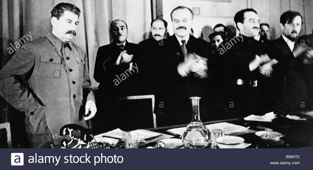 El Congreso reeligió a Stalin como secretario general y eligió un nuevo ampliado comité central.