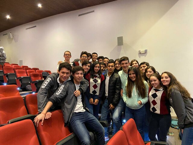 Gane el concurso "La compañía J.A."