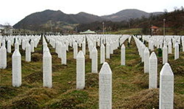 Karadzic heads for Srebrenica