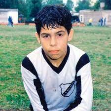 Se inició en el fútbol en las inferiores del Club Atlético All Boys