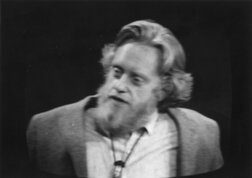 Cawelti dice una frase para abrir una reseña