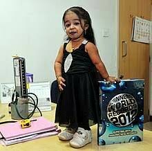 Shortest woman