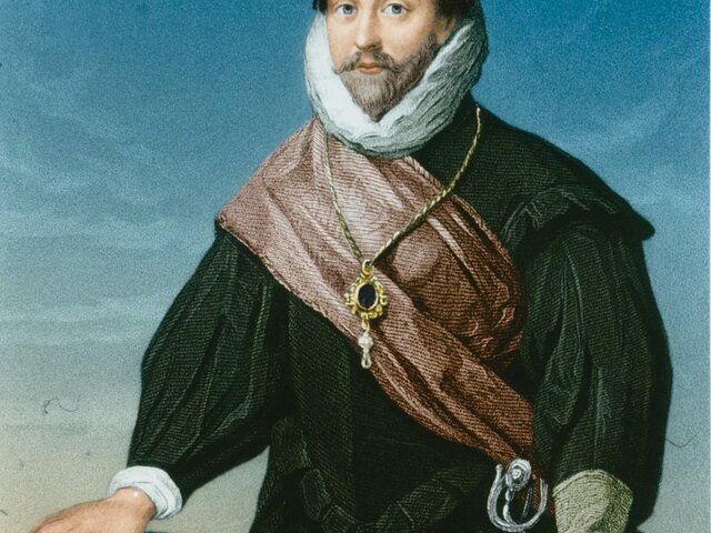 Francis Drake is the first Englishman to circumnavigates the globe!