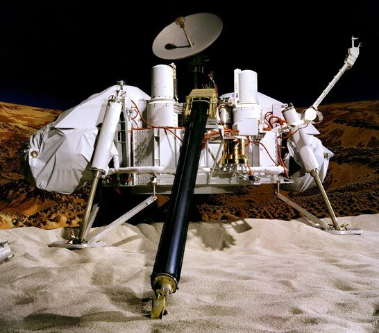 brazo manipulador capaz de recoger muestras de suelo y tomar imagenes