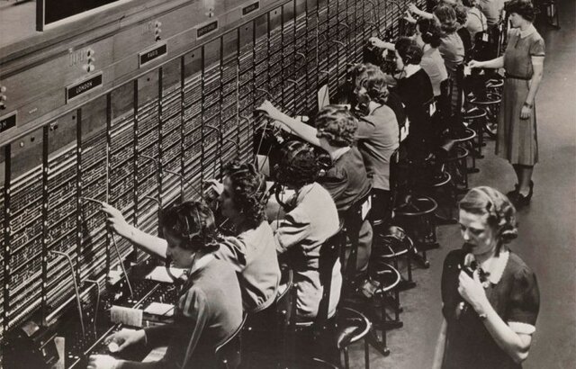 Se instala la primera central pública telefónica