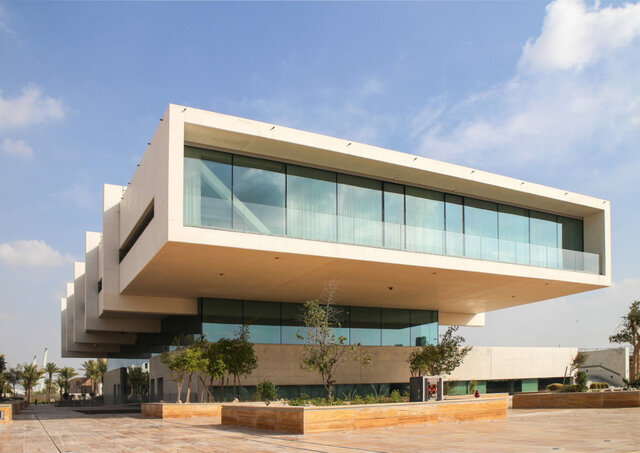 Rem Koolhaas (Sede Central y Centro de Estudios Estratégicos Fundación Qatar)