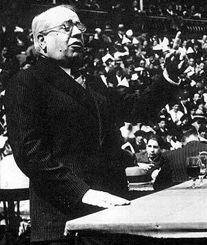 Dimisión del gobierno Azaña.