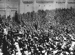 1917: Revolución rusa y nacimiento del comunismo.