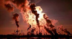 2005:  El Protocolo de Kyoto entra en vigor: su objetivo es reducir la emisión de gases de efecto invernadero.