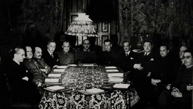 Organización en Salamanca de la Junta de defensa Nacional.