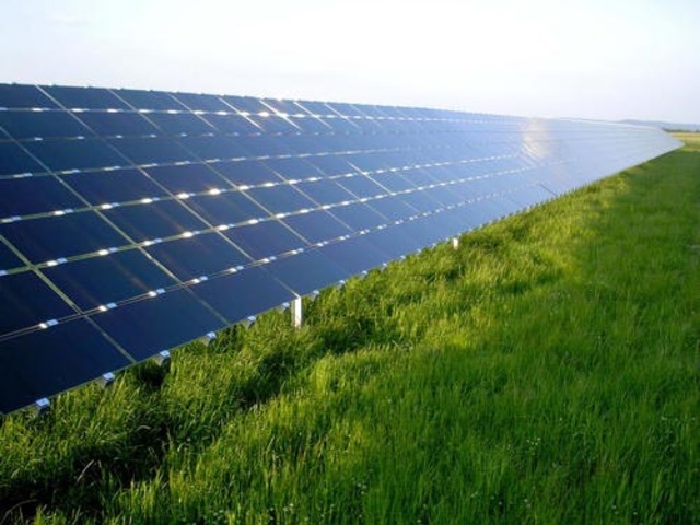 First Silicon solar cell