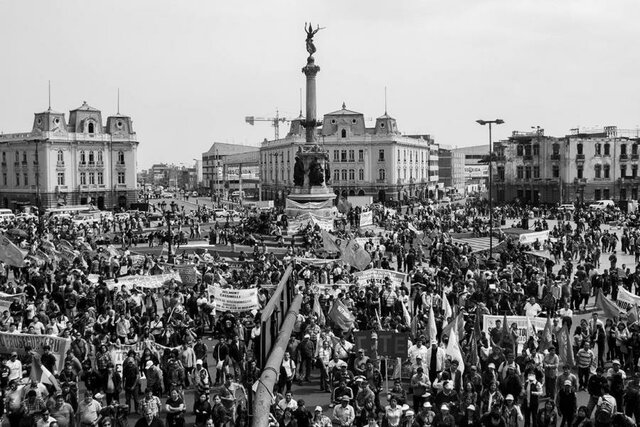 La revolución social se extiende por la zona republicana. Comienza la represión a cargo de grupos descontrolados contra el clero y los acusados de apoyar a los sublevados. Los sublevados obtienen un tercio del territorio español.