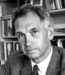 Erns Mayr publica: La sistemática y el origen de las especies desde el punto de vista de un zoólogo