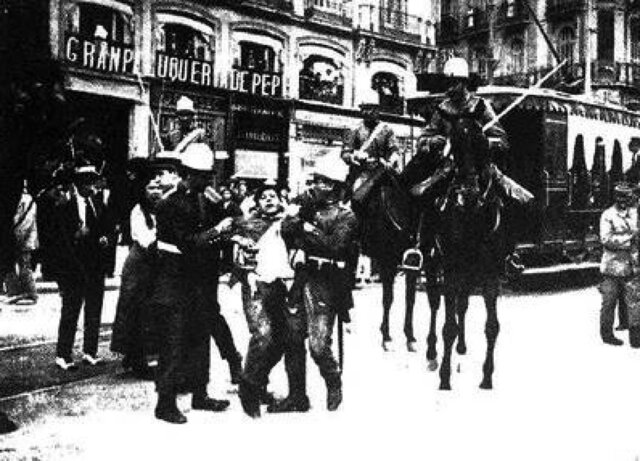 Triple crisis. Huelga general. Juntas militares. Asamblea parlamentaria.