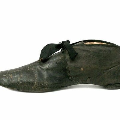 Timeline: 1800-1850 mens shoes