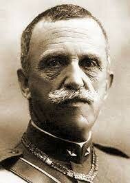 Viktor Emanuel III.ak gobernua osatzea Mussoliniri eskaini