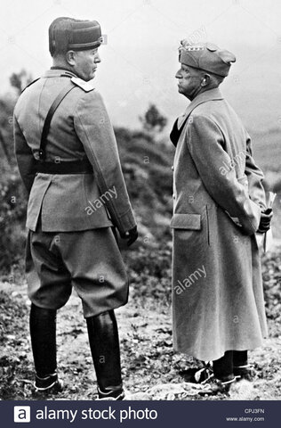 Viktor Emanuel III.ak gobernua osatzea Mussoliniri eskaini