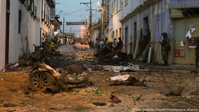 Comienzan los atentados con explosivos