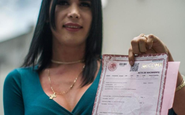 Aceptación legal al cambio de nombre y género