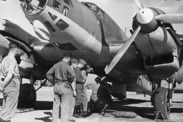 Adolf Hitler crea la Legión Cóndor para ayudar a los franquistas.