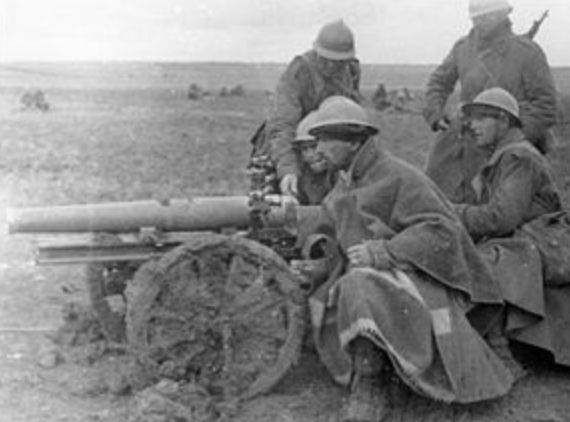 Las fuerzas republicanas derrotan a las tropas italianas en la batalla de Guadalajara.