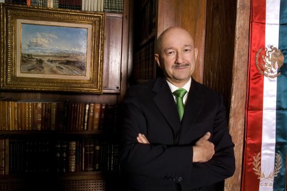 Salinas de Gortari pone manos a la obra.