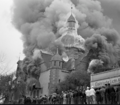 Kristallnacht - La nit dels vidres trencats