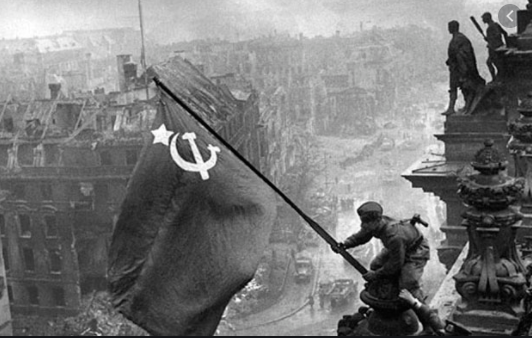 Les tropes russes arriben a Berlín