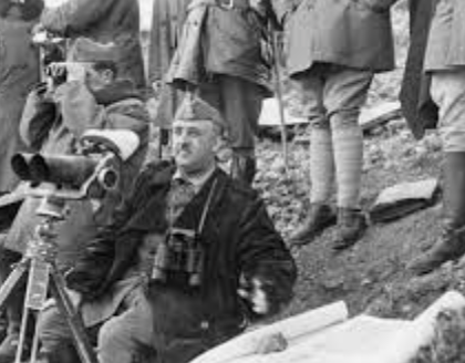 Decisiva derrota de las fuerzas republicanas en la batalla del Ebro.