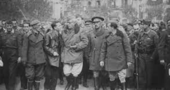 Las tropas franquistas lanzan una ofensiva contra Cataluña.