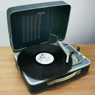 Изобретение электрофона