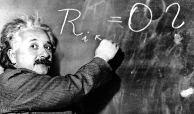 Einstein anuncia la Teoria de la Relatividad