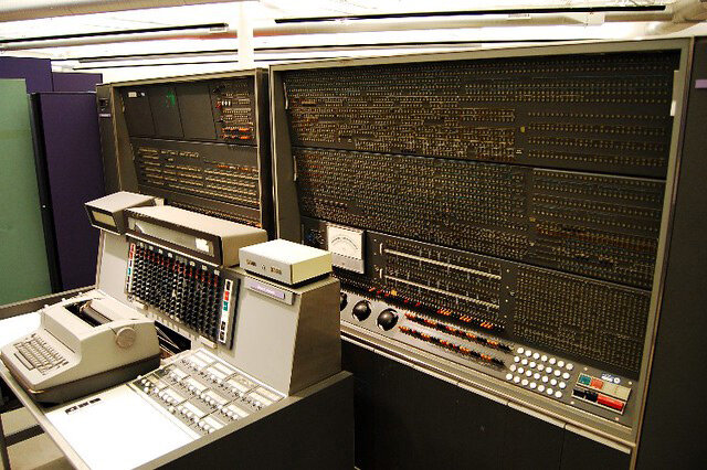 SEGUNDA GENERACION DE LAS COMPUTADORAS