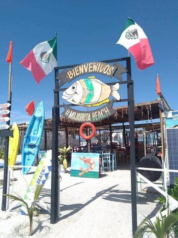 We were taking a mini tour in the center and in the beach