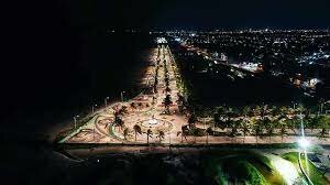 We decided to go to the Malecon at night