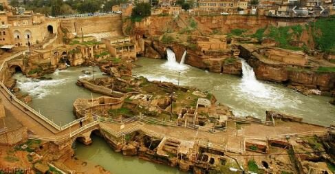 Primera irrigación en Khuzistan (hoy día Irán).